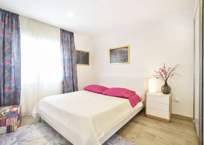 Joy- Paradise Near Split By Istra Vacation וילה *